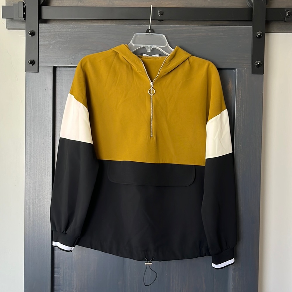 Zara Hoodie Pullover. Size Small.